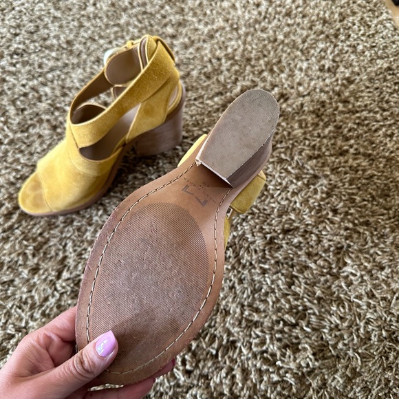 Marc Fisher suede heels - Picture 5 of 5